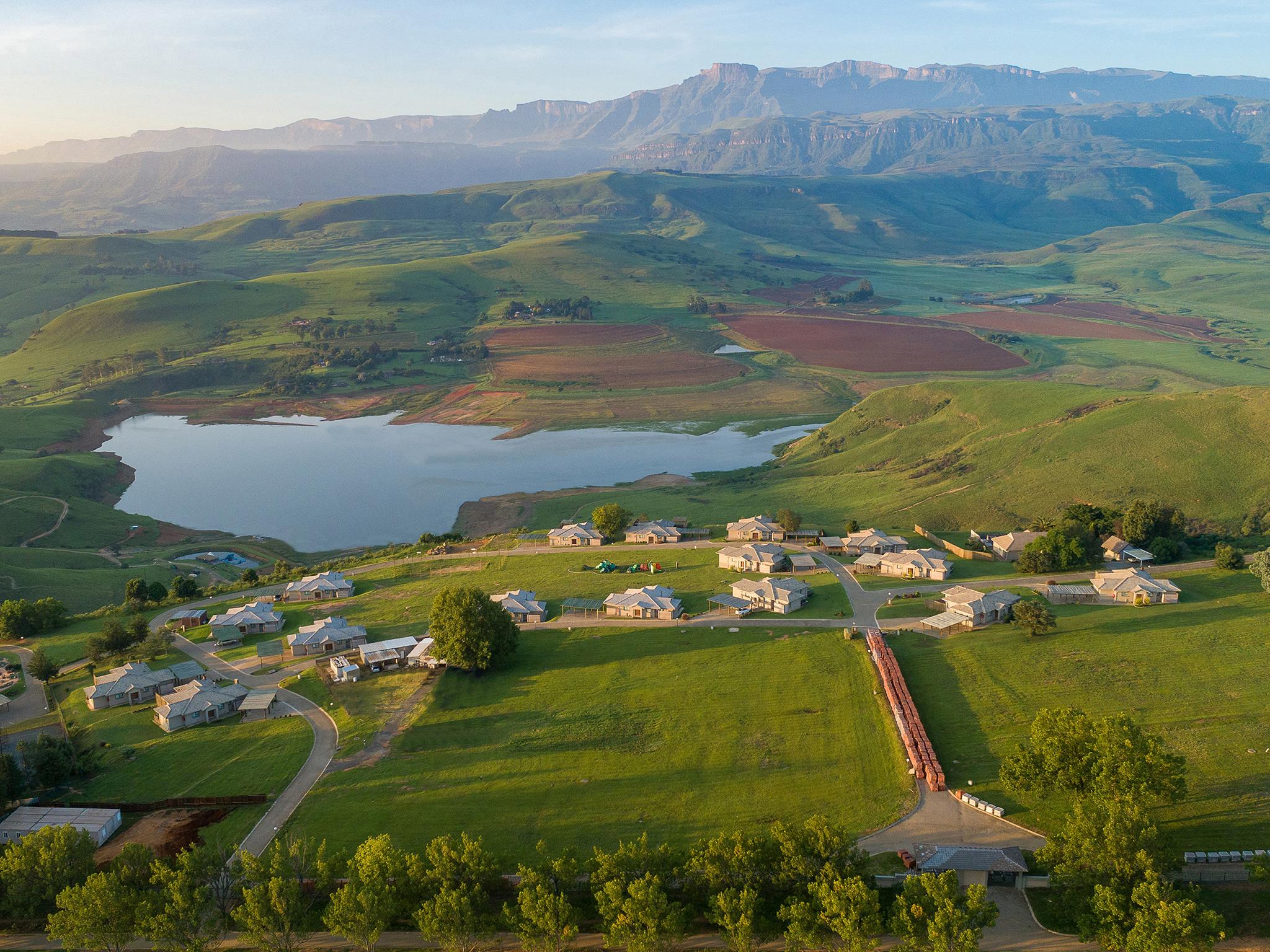 Cayley Mountain Resort Champagne Valley Zewnętrze zdjęcie